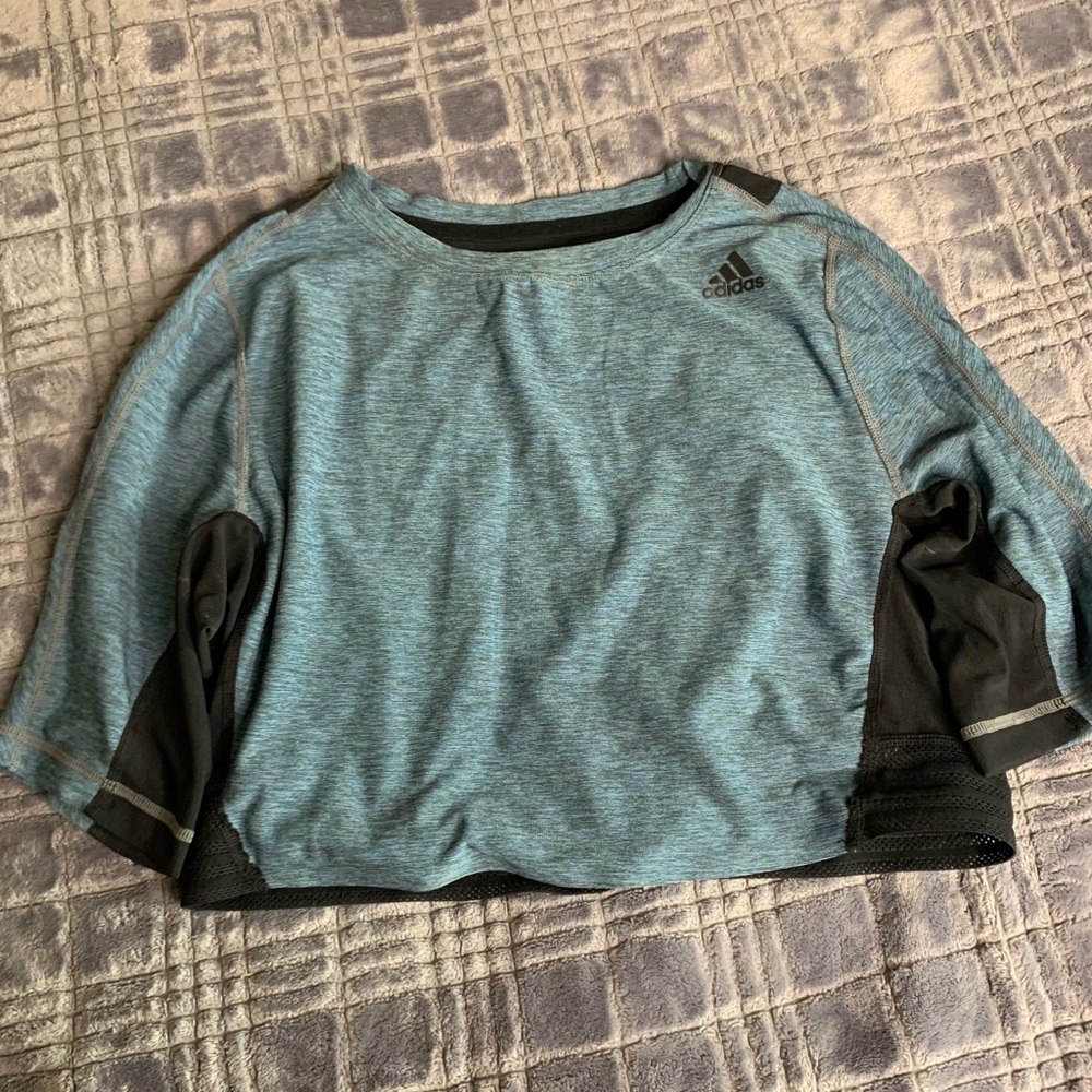 Cropped workout top